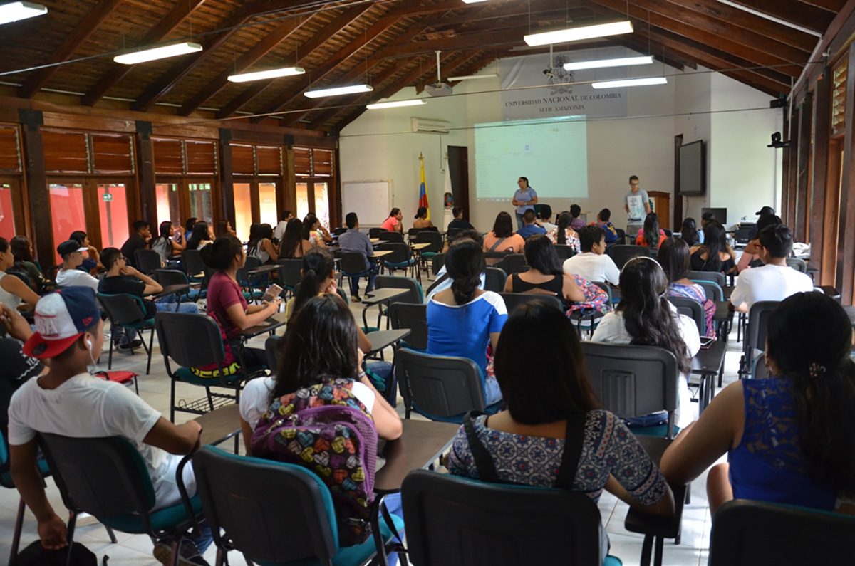 Jóvenes de grado 11 de Leticia refuerzan sus conocimientos en la U.N. Sede Amazonia.