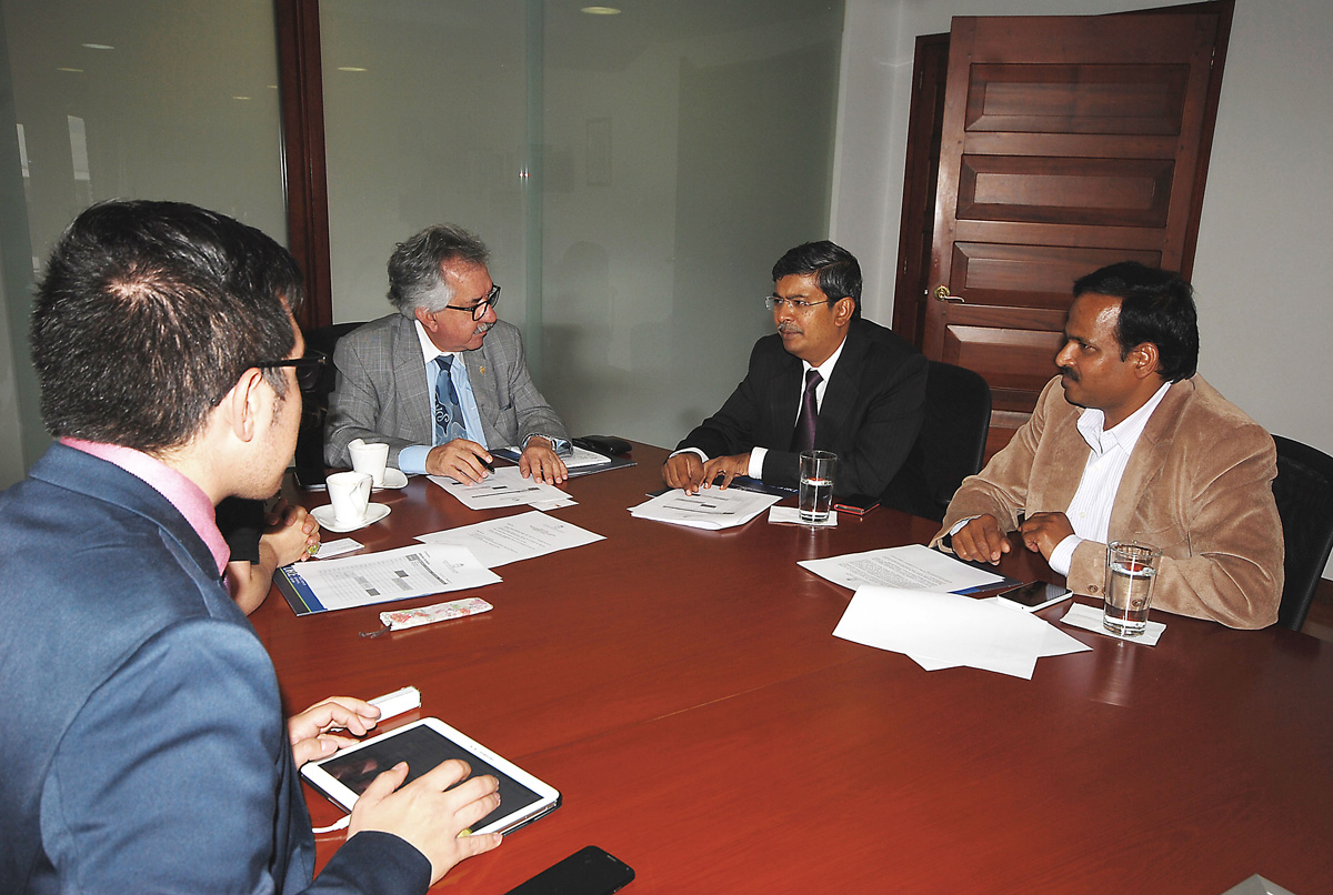 La Universidad Nacional se reunió por primera vez con el actual embajador de la India, Prabhat Kumar.