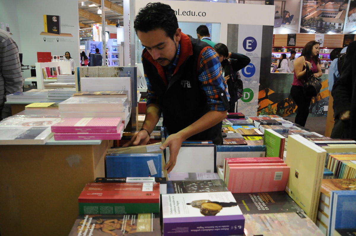 Más de 60 libros de la Editorial de la Universidad Nacional fueron presentados durante la Feria Internacional del Libro. Fotos: Catalina Torres