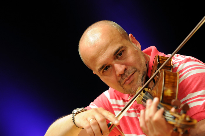 Aníbal Dos Santos, violista  docente del Conservatorio de Música de la UN.