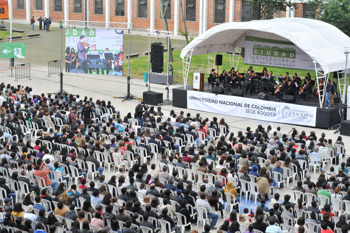La Orquesta de Cuerdas de Bogotá amenizó la bienvenida de los estudiantes. - Fotos: Catalina Torres / Unimedios