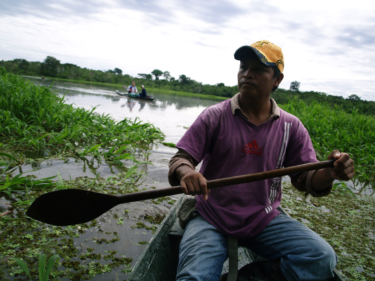 El sistema lagunar de yahuarcaca es uno de los principales atractivos del sur del departamento de Amazonas. El turismo ambiental, bien encaminado, se podrá convertir en una fuente de prosperidad para comunidades como los tikuna. Foto: cortesía Kees Van Vliet