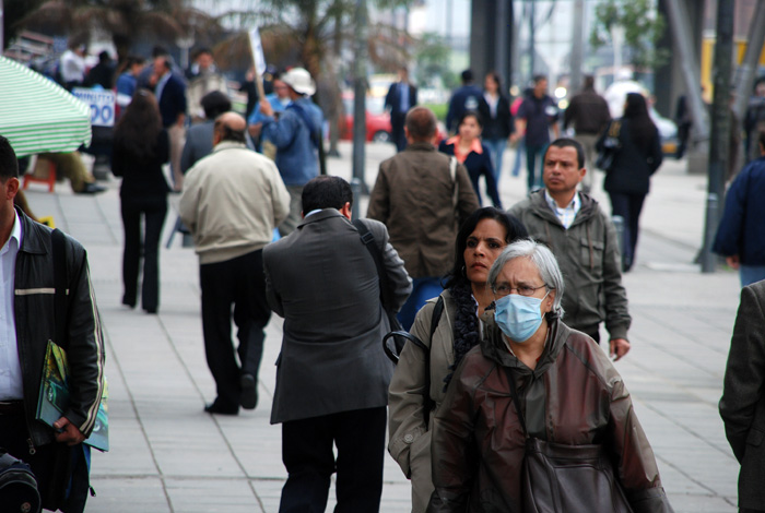 Los adenovirus causan por lo general enfermedad respiratoria; sin embargo, también pueden causar otras enfermedades como gastroenteritis, conjuntivitis, cistitis y sarpullidos.