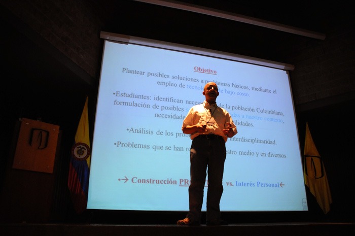 Profesor Fabio Fajardo, del Departamento de Física de la Universidad Nacional.