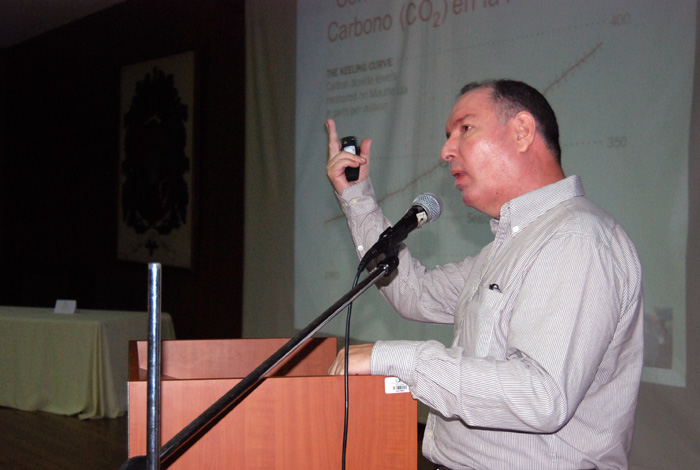 Germán Poveda es profesor de la UN en Medellín. Fotos: Palmira/Unimedios