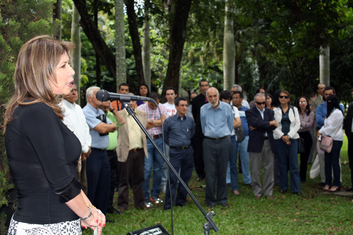 Ana Catalina Reyes, vicerrectora de la Sede Medellín, reconoció el trabajo logrado por el Departamento de Ciencias Forestales en sus 60 años de historia. Fotos: Medellín/Unimedios.