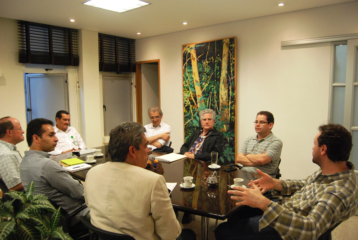 En la reunión estuvieron presentes el vicerrector de la Sede y profesores del posgrado. Alejandro Gaviria.