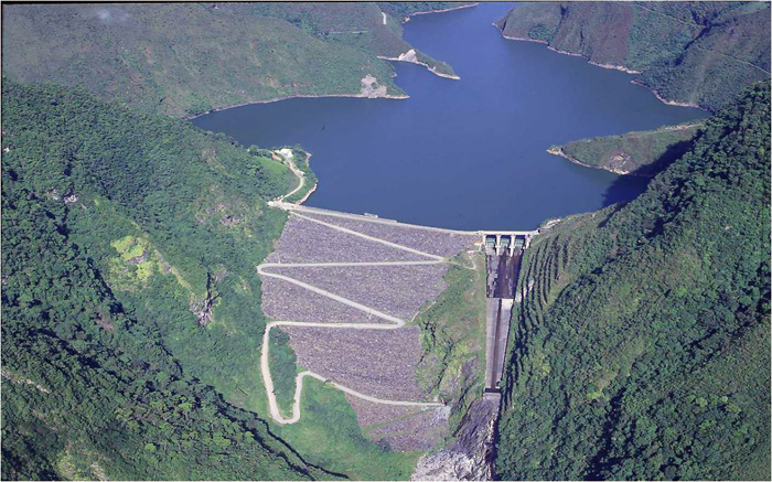 Embalse La Esmeralda (Boyacá).