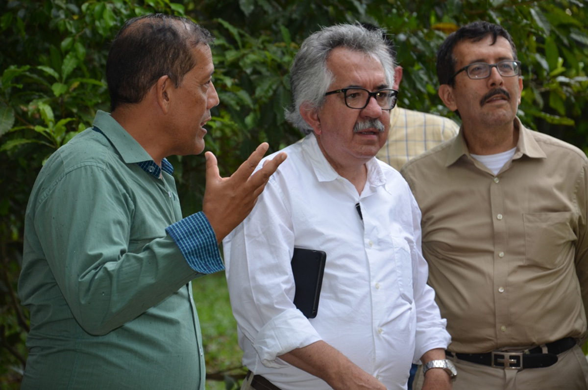 El profesor Ignacio Mantilla Prada, rector de la U.N. y el profesor Pablo Palacios, director Sede Amazonia se reunieron hoy en Leticia.