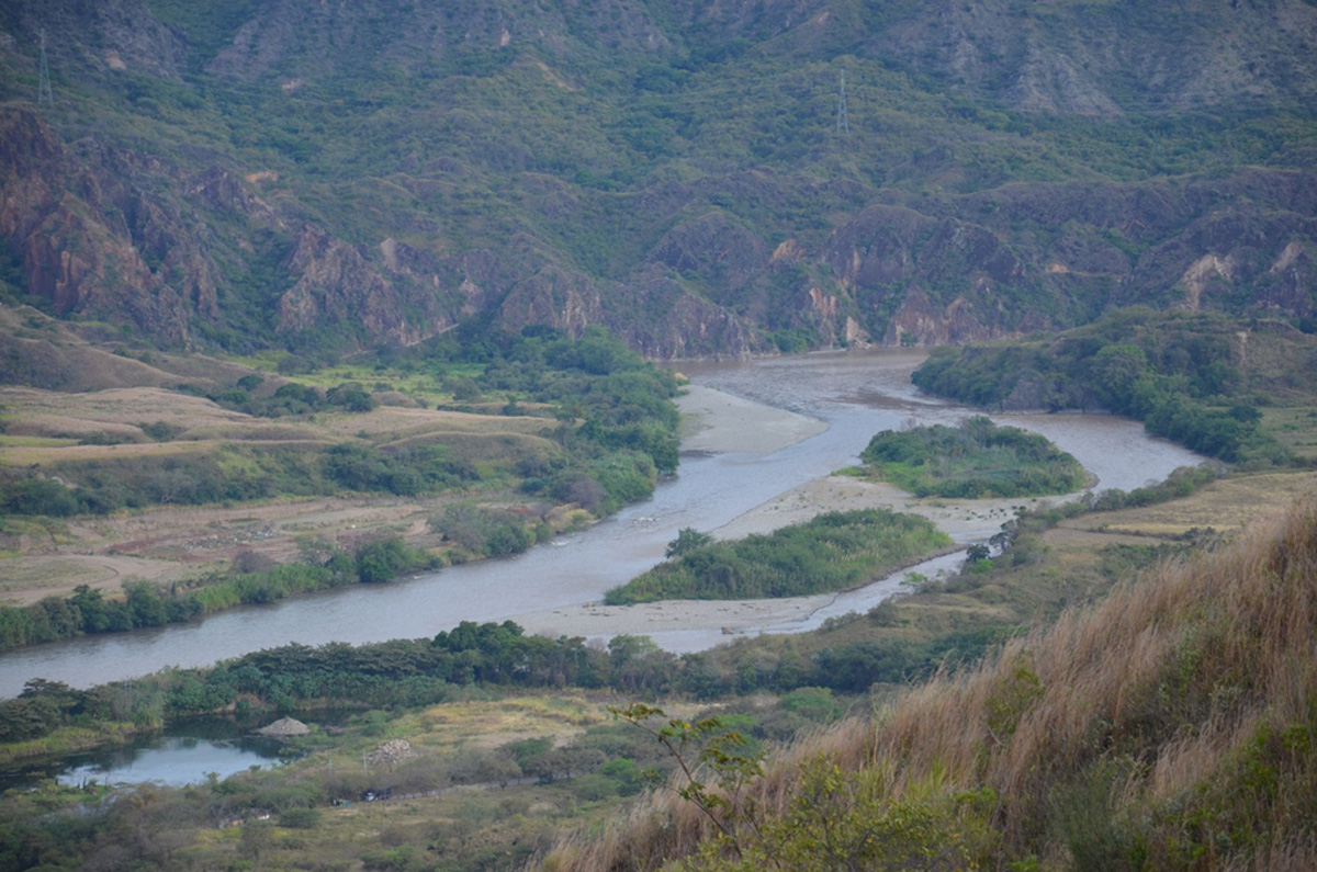 Río Magdalena antes de llegar a la represa de Betania.