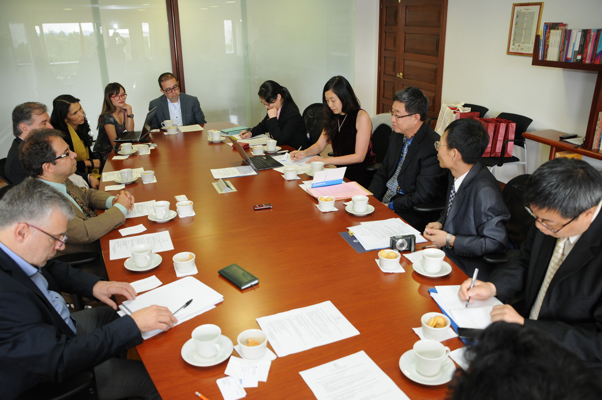 Visita de funcionarios del Instituto de América Latina de la Academia China de Ciencias Sociales a la U.N.