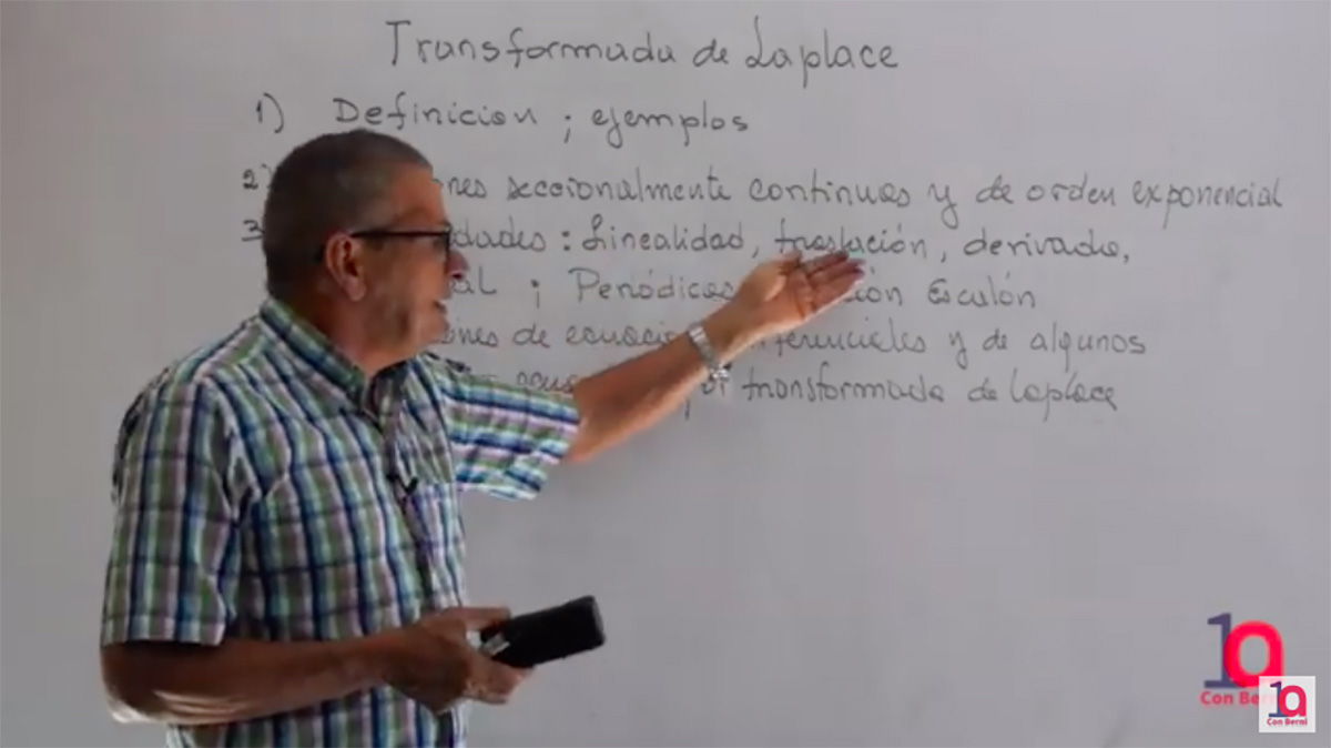 El profesor Bernardo Acevedo ya suma 3.600 videos de clases de matemáticas. Fotos tomadas del canal '1ª con Berni' en YouTube.