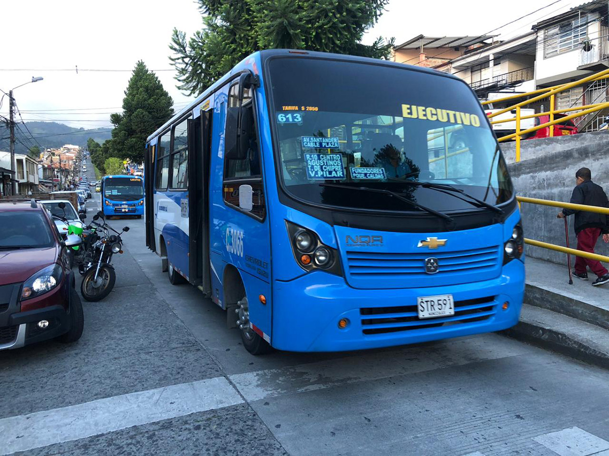 La mayoría de las paradas de bus se encuentran en el centro de la ciudad. Fotos: Laura Alejandra García ' Unimedios.