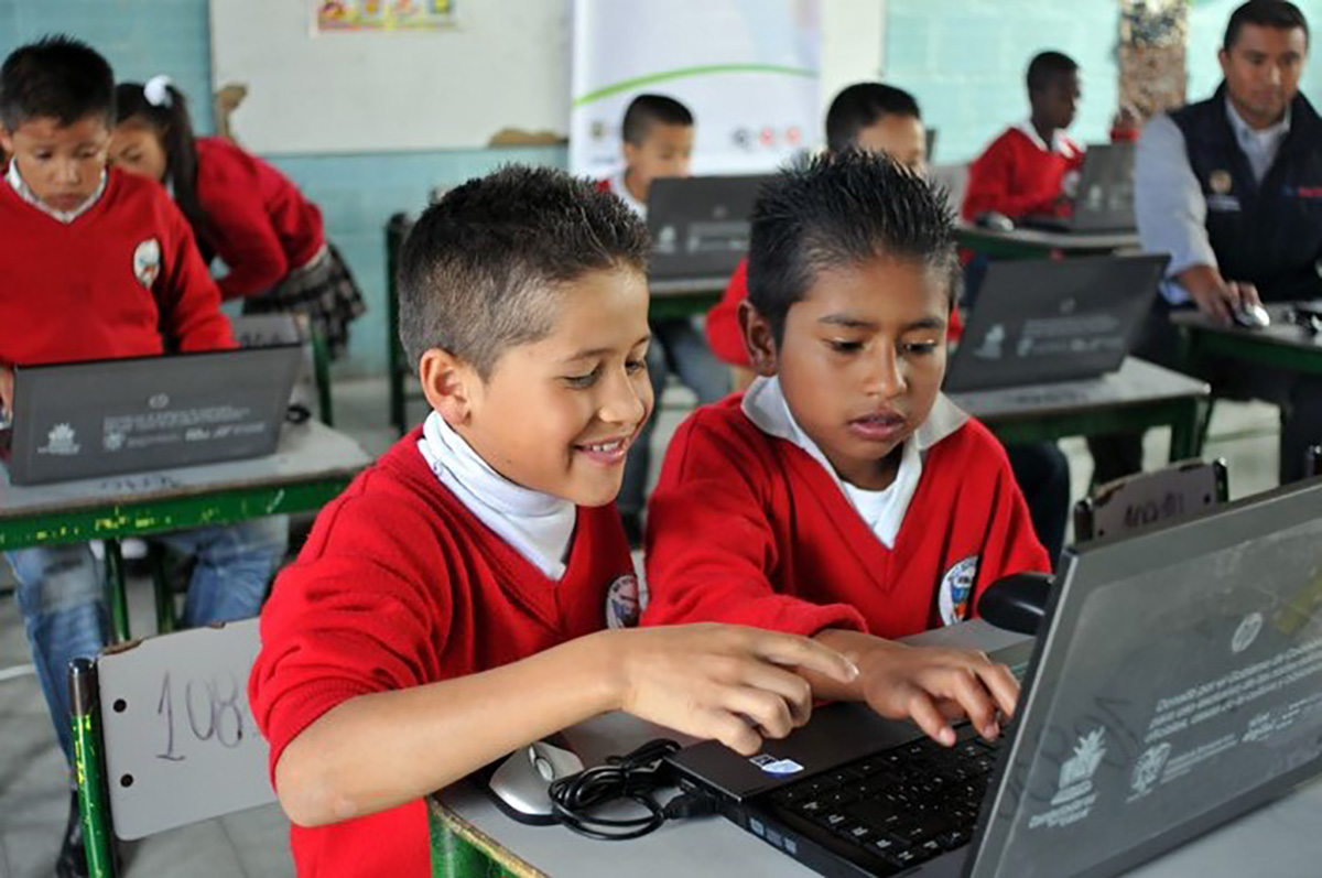 Crece rápidamente en Colombia el número de familias y comunidades que dicen estar haciendo educación sin escuela. Foto: archivo Unimedios.