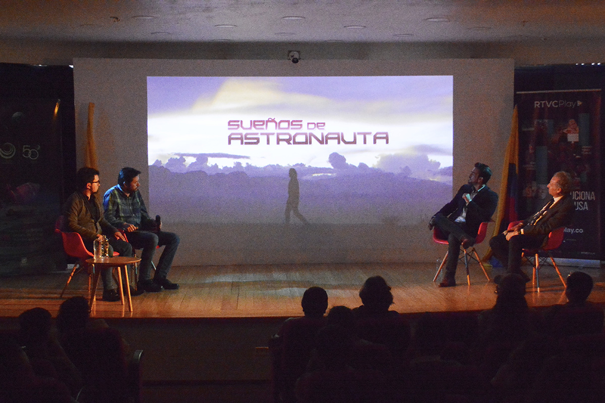 Con motivo del lanzamiento del documental Sueños de astronauta, de UN Televisión, se realizó un conversatorio en el Planetario Distrital. Fotos: Luis Palacios- Unimedios.