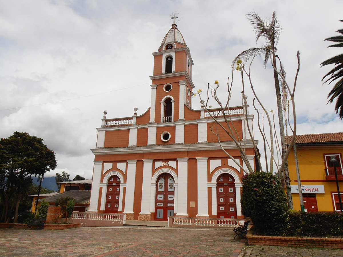 Fachada principal de la iglesia de Pachavita, Boyacá. Fotos: Jeason Azuero, magíster en Ingeniería 'Estructuras, UNAL.