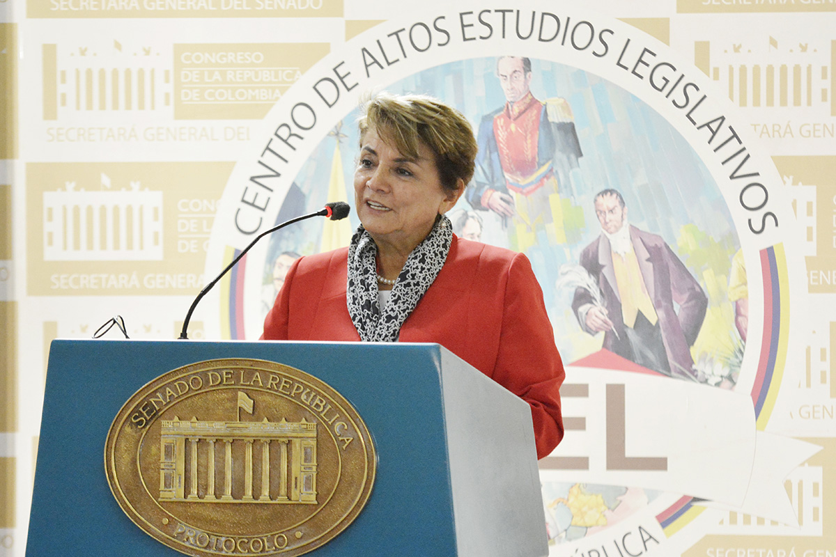 La profesora Dolly Montoya Castaño, rectora de la UNAL, durante la firma del acuerdo de cooperación. Fotos: Luis Palacios ' Unimedios.