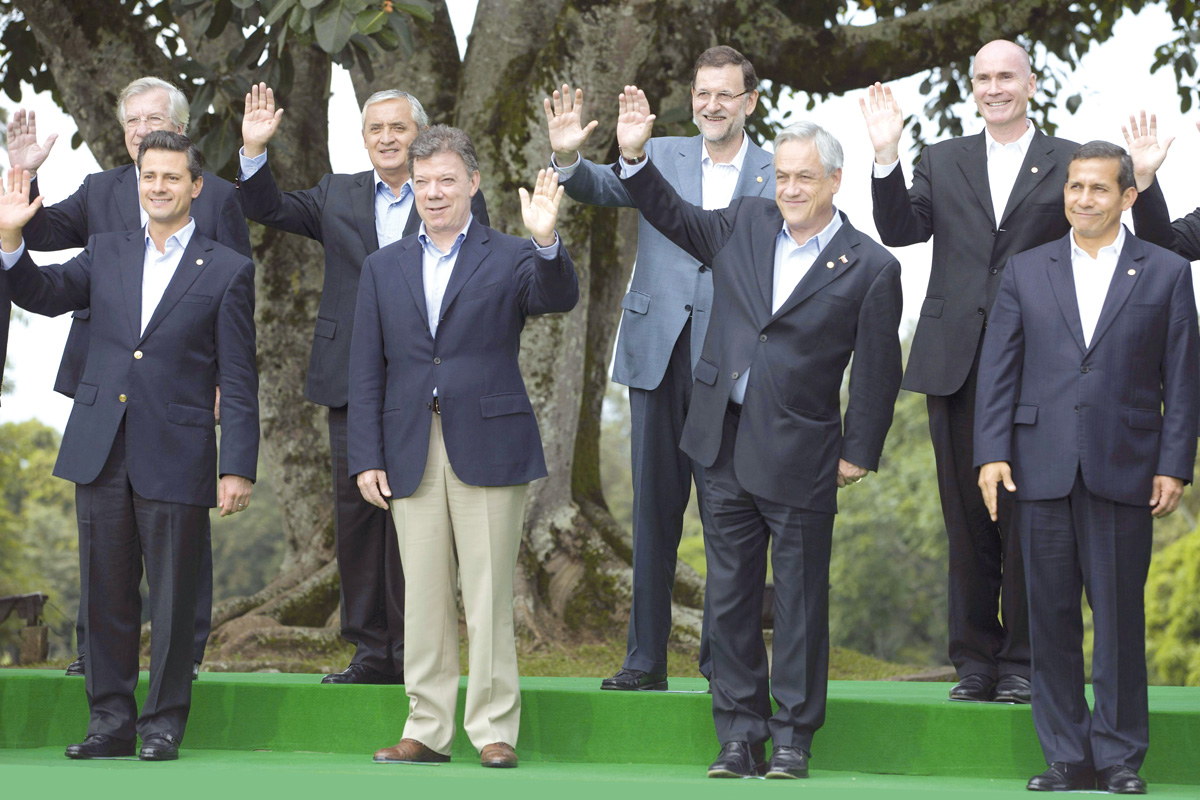 Los presidentes de los países integrantes de la Alianza del Pacífico junto con los observadores internacionales interesados en los avances de este naciente grupo. - Foto: El Tiempo